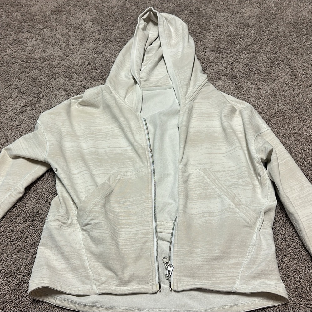 Lululemon hoodie size 8 EUC
